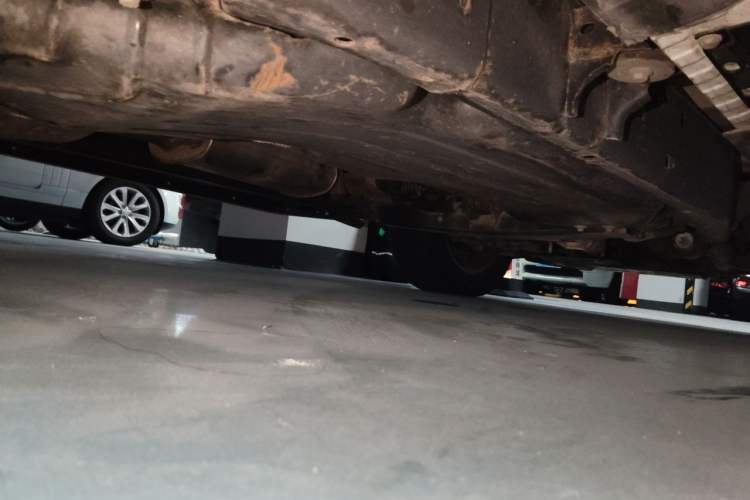 Used Land Rover Discovery 2011 4.0 V6 HSE Chassis Rear Right