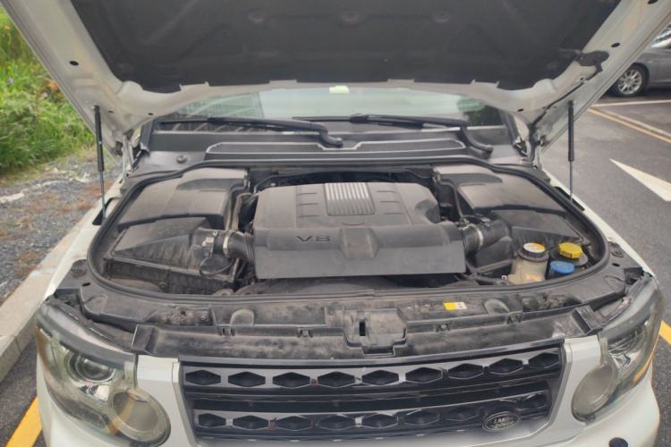Used Land Rover Discovery 2011 5.0 V8 HSE Engine Bay