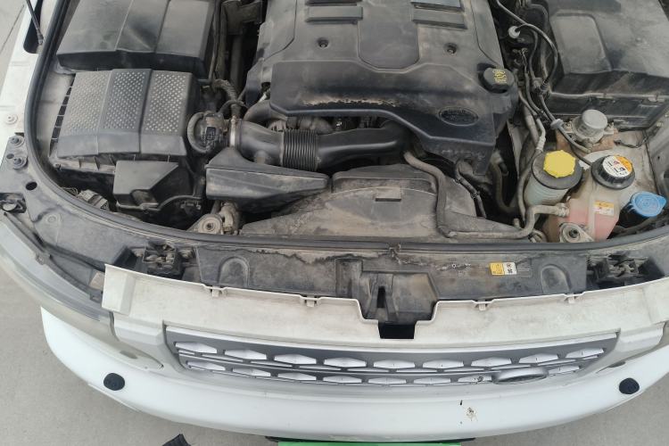 Used Land Rover Discovery 2011 4.0 V6 HSE Engine Bay