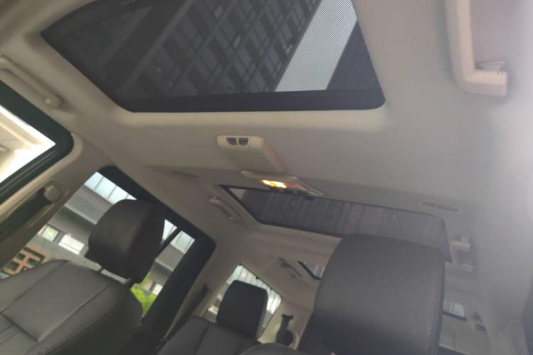 Used Land Rover Discovery 2011 5.0 V8 HSE Headliner