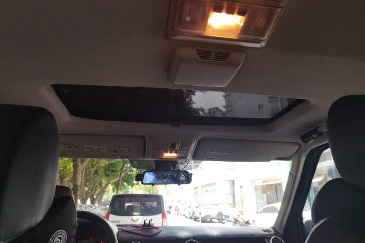 Used Land Rover Discovery 2011 3.0 SDV6 HSE Diesel Version Headliner