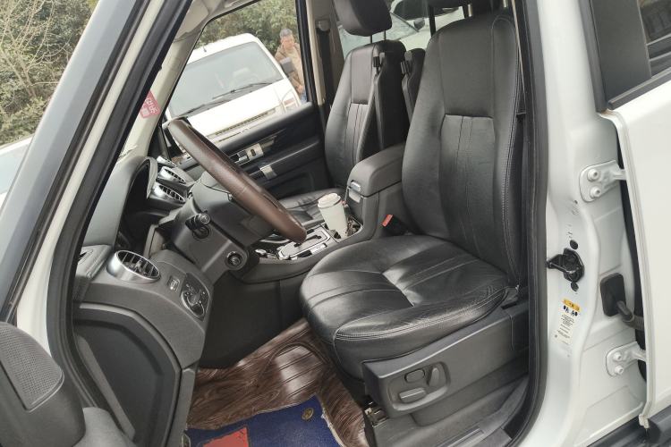 Used Land Rover Discovery 2011 4.0 V6 HSE Left Front Seat