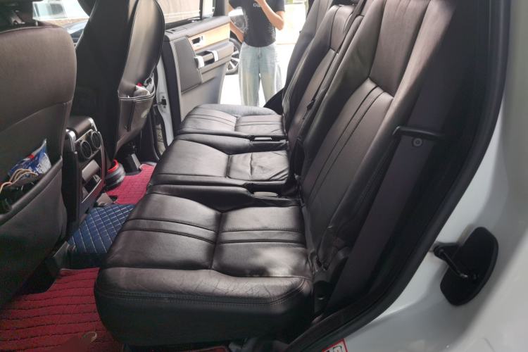 Used Land Rover Discovery 2011 3.0 SDV6 HSE Diesel Version Left Rear Seat