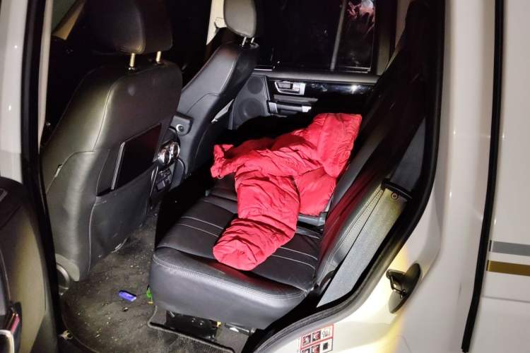 Used Land Rover Discovery 2011 3.0 SDV6 HSE Diesel Version Left Rear Seat