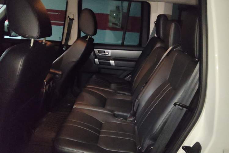 Used Land Rover Discovery 2011 4.0 V6 HSE Left Rear Seat