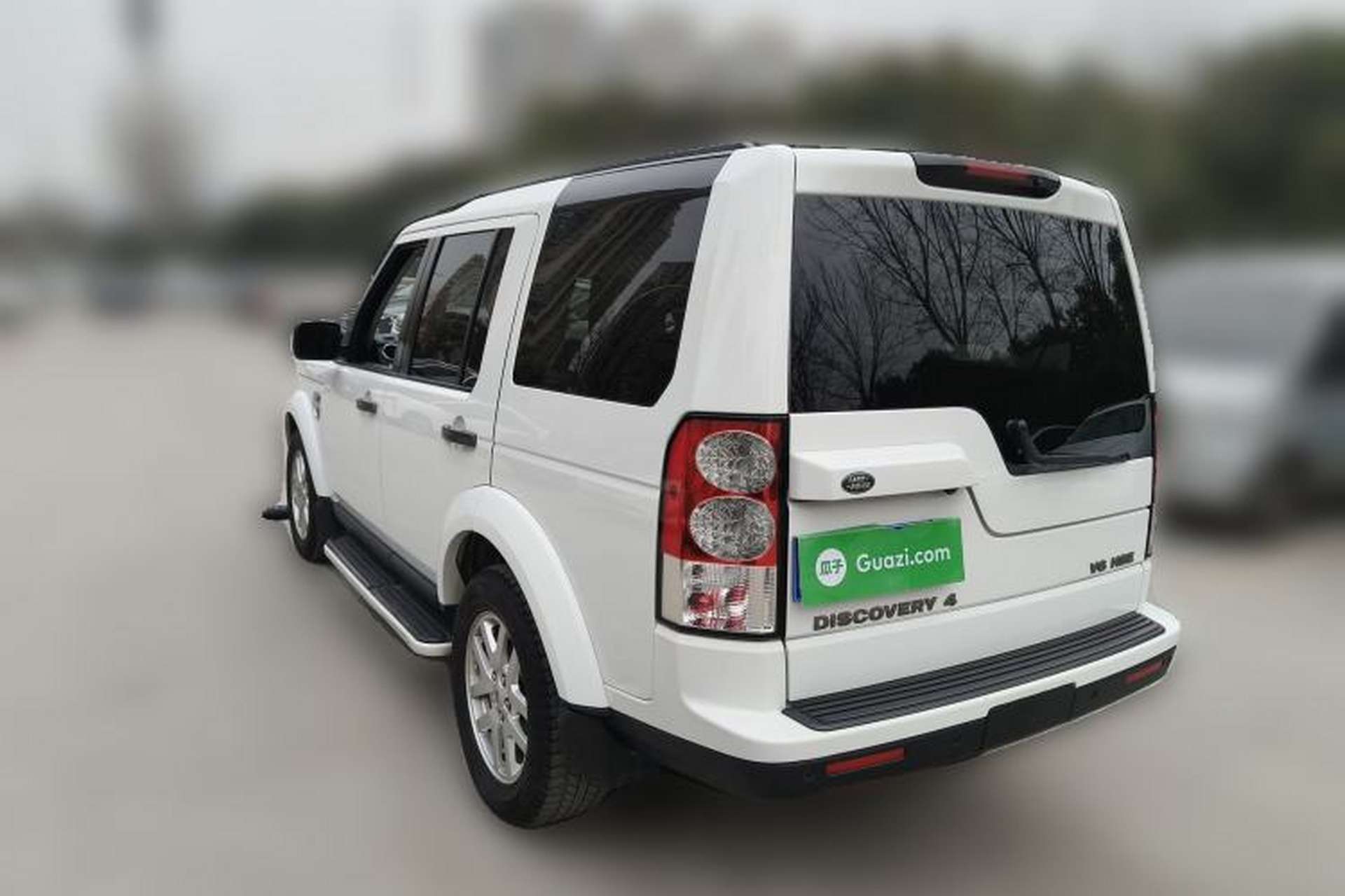 Used Land Rover Discovery 2011 4.0 V6 HSE Rear Left 45 Deg