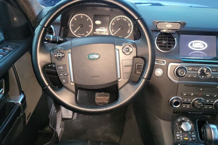 Used Land Rover Discovery 2011 3.0 SDV6 HSE Diesel Version Steering Wheel