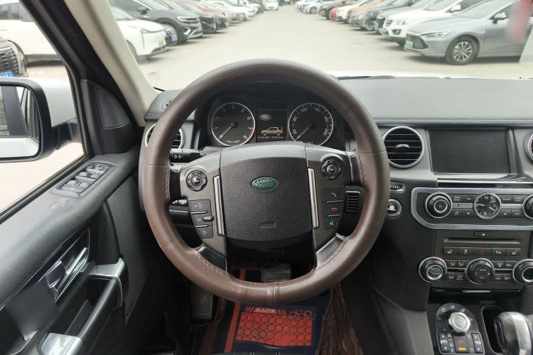 Used Land Rover Discovery 2011 4.0 V6 HSE Steering Wheel