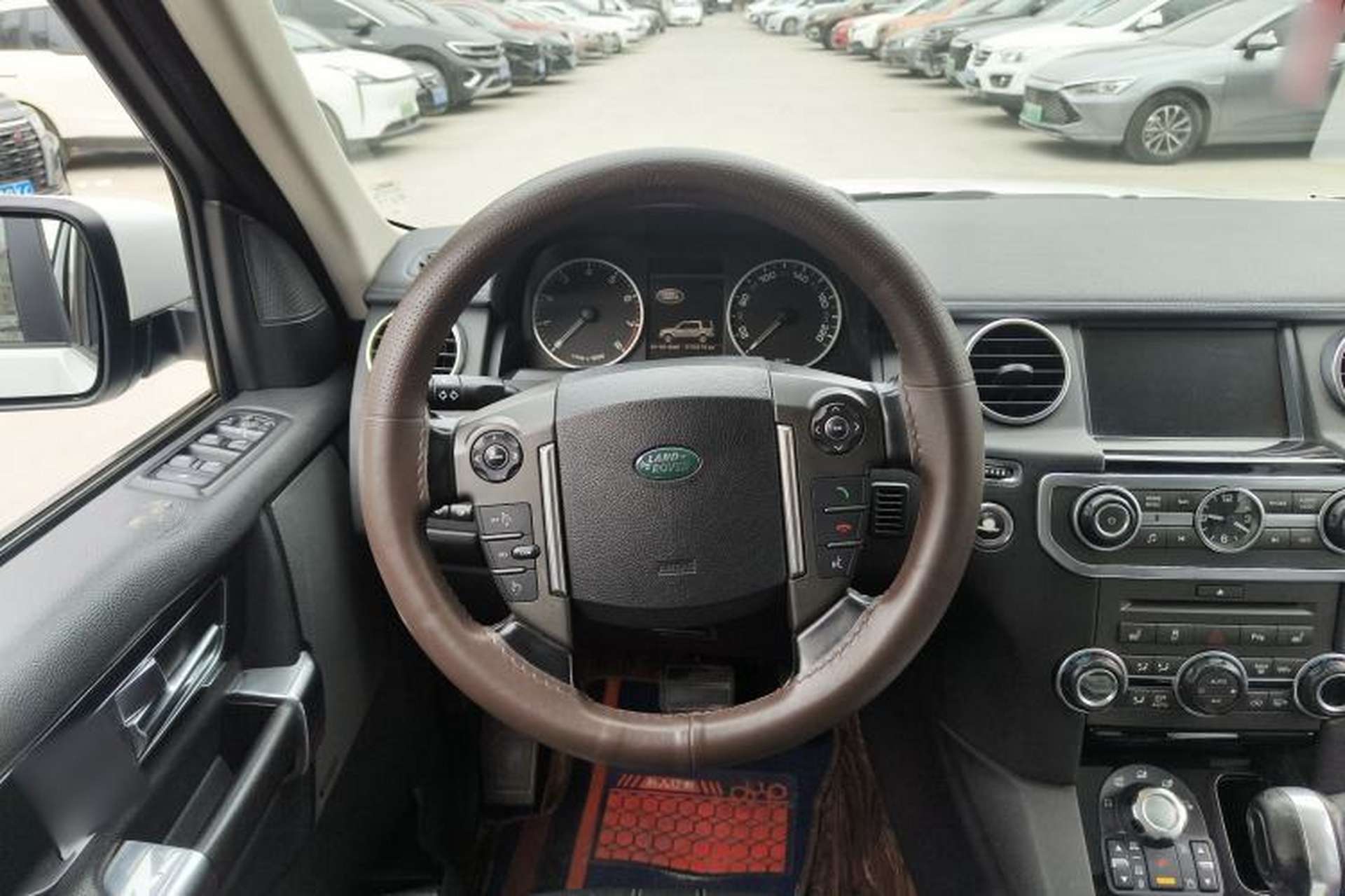 Used Land Rover Discovery 2011 4.0 V6 HSE Steering Wheel