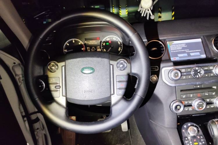 Used Land Rover Discovery 2011 3.0 SDV6 HSE Diesel Version Steering Wheel