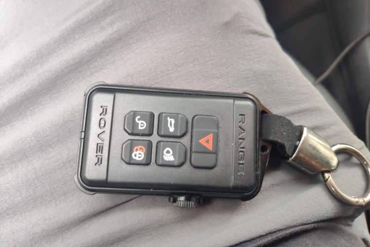 Used Land Rover Discovery 2011 5.0 V8 HSE Vehicle Key
