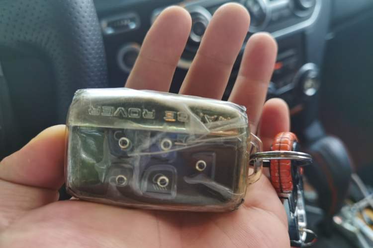 Used Land Rover Discovery 2011 3.0 SDV6 HSE Diesel Version Vehicle Key