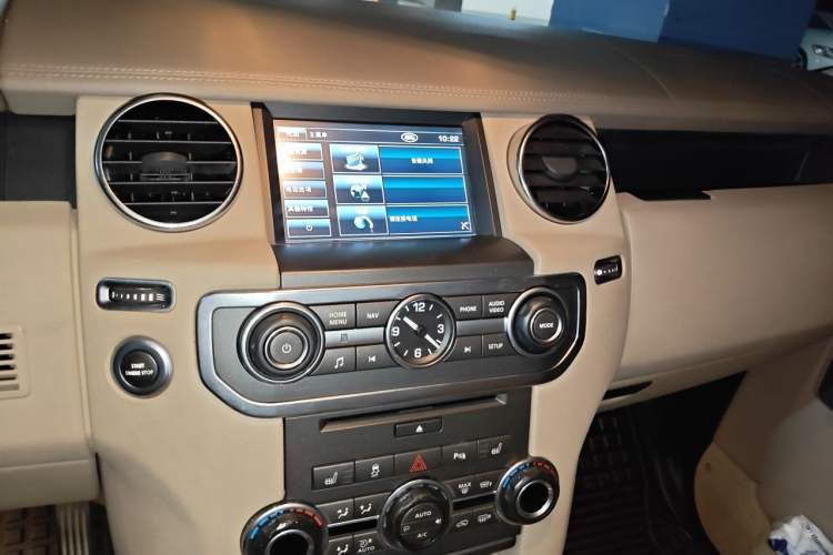 Used Land Rover Discovery 2012 5.0 V8 HSE Audio And AC Panel