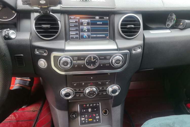 Used Land Rover Discovery 2012 3.0 SDV6 HSE Diesel Version Audio And AC Panel