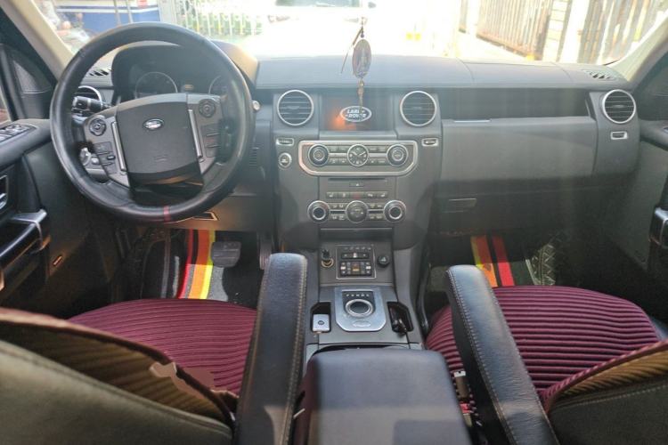 Used Land Rover Discovery 2012 3.0 SDV6 HSE Diesel Version Center Console
