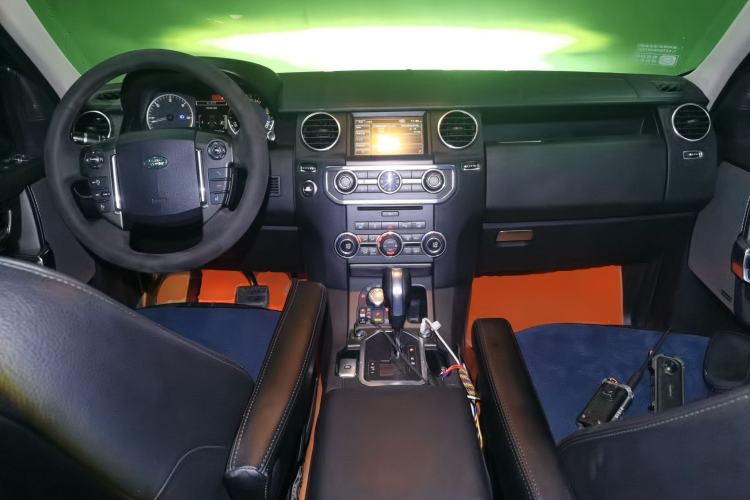 Used Land Rover Discovery 2012 3.0 SDV6 HSE Diesel Version Center Console