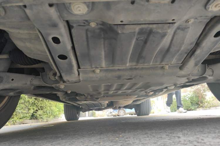 Used Land Rover Discovery 2012 5.0 V8 SE Chassis Front