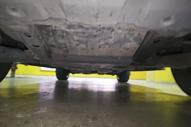 Used Land Rover Discovery 2012 5.0 V8 HSE Chassis Front