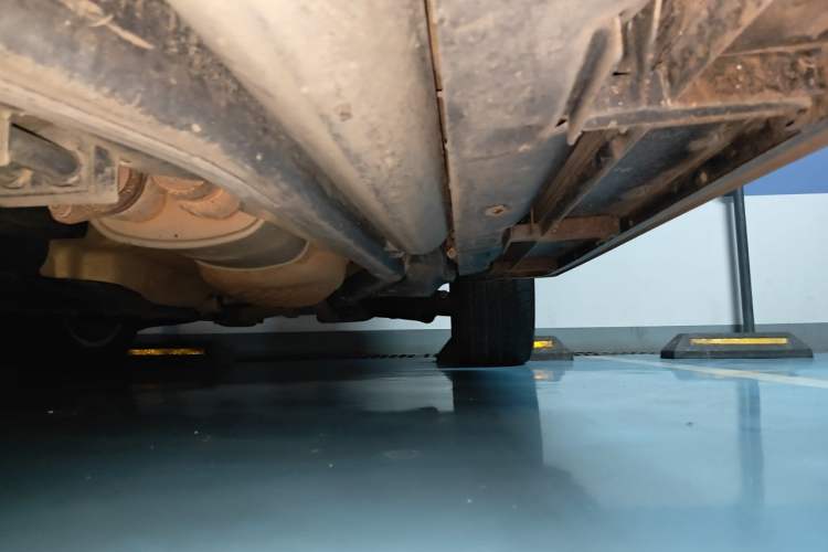 Used Land Rover Discovery 2012 5.0 V8 HSE Chassis Front Left