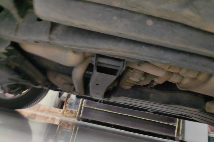 Used Land Rover Discovery  Chassis Front Left