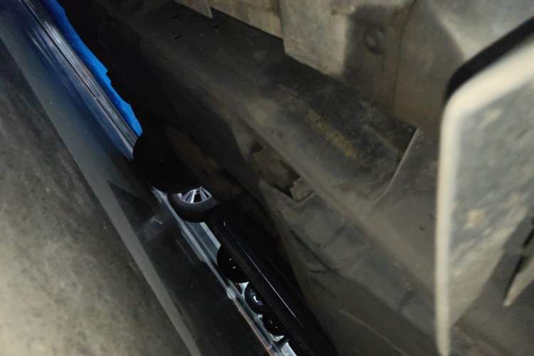 Used Land Rover Discovery 2012 3.0 SDV6 HSE Diesel Version Chassis Front Right