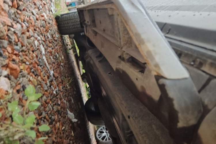 Used Land Rover Discovery 2012 3.0 SDV6 HSE Diesel Version Chassis Front Right