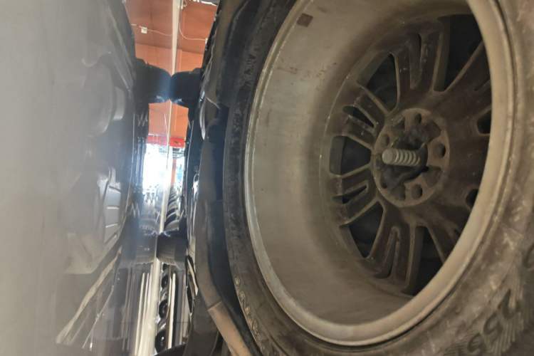 Used Land Rover Discovery 2012 5.0 V8 SE Chassis Rear