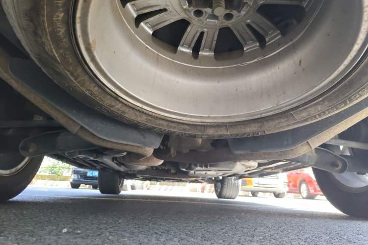 Used Land Rover Discovery 2012 5.0 V8 SE Chassis Rear
