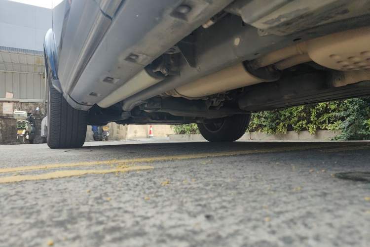 Used Land Rover Discovery 2012 5.0 V8 SE Chassis Rear Left