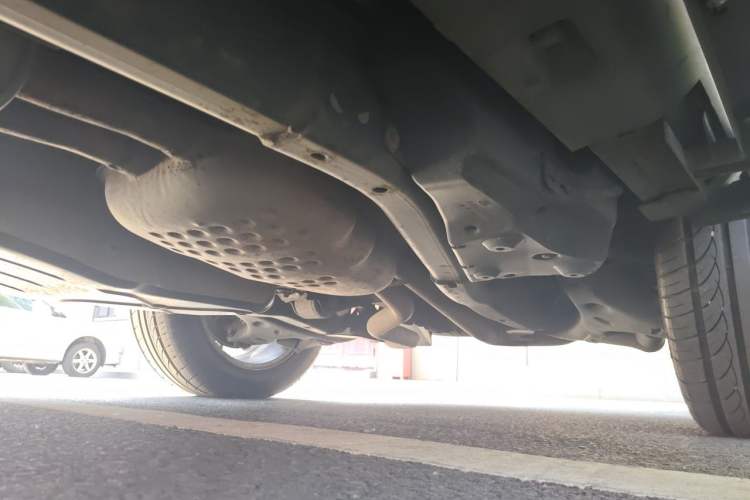 Used Land Rover Discovery 2012 5.0 V8 SE Chassis Rear Left
