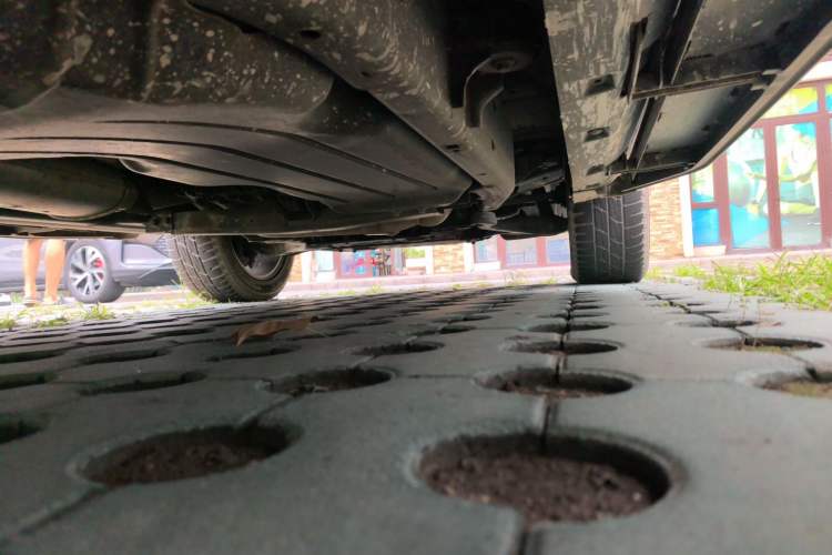 Used Land Rover Discovery 2012 5.0 V8 HSE Chassis Rear Right