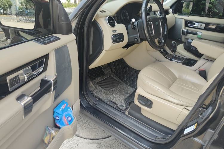 Used Land Rover Discovery 2012 5.0 V8 SE Driver Seat