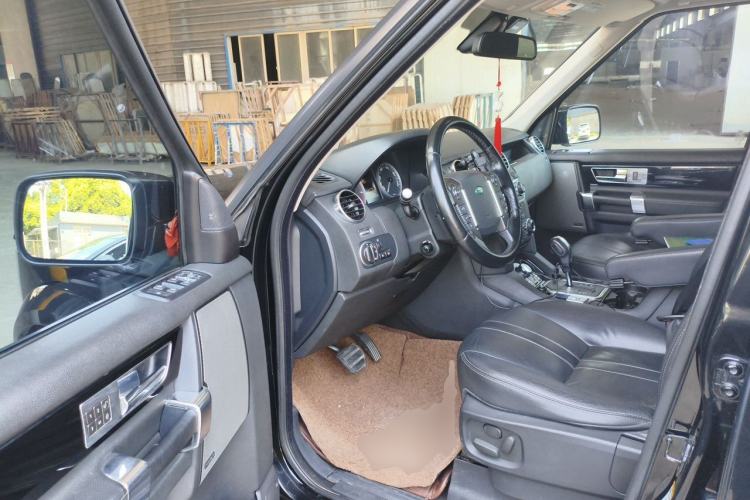 Used Land Rover Discovery 2012 5.0 V8 SE Driver Seat