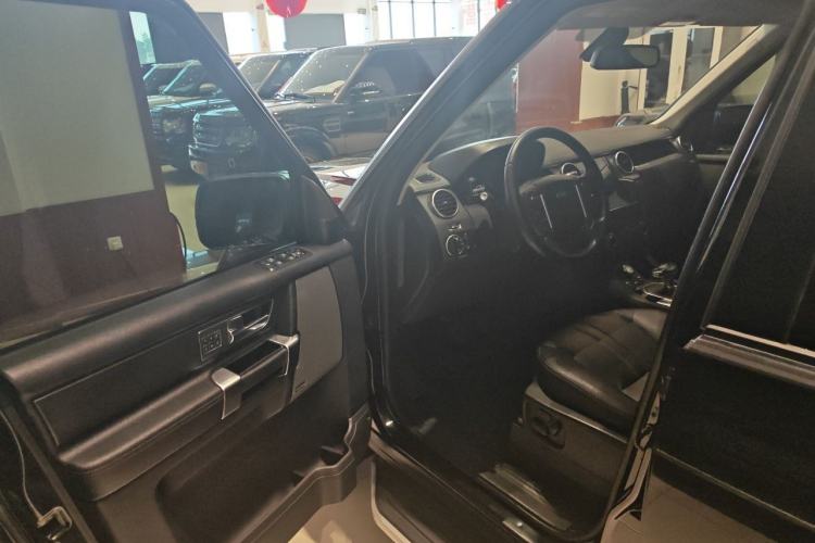 Used Land Rover Discovery 2012 5.0 V8 SE Driver Seat