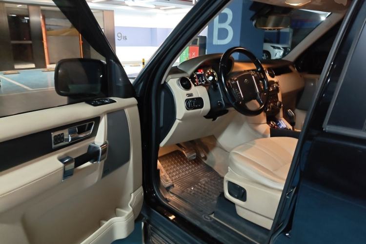 Used Land Rover Discovery 2012 5.0 V8 HSE Driver Seat