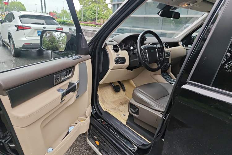 Used Land Rover Discovery 2012 3.0 SDV6 HSE Diesel Version Driver Seat