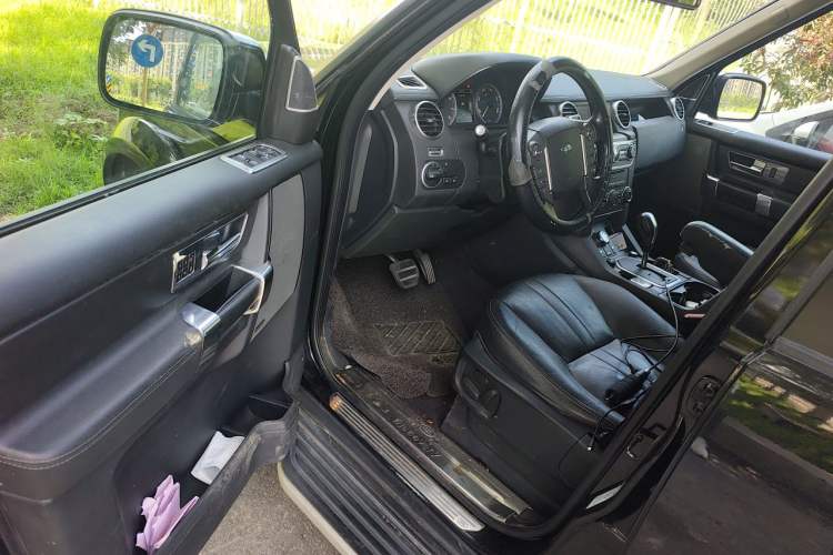 Used Land Rover Discovery 2012 5.0 V8 HSE Driver Seat