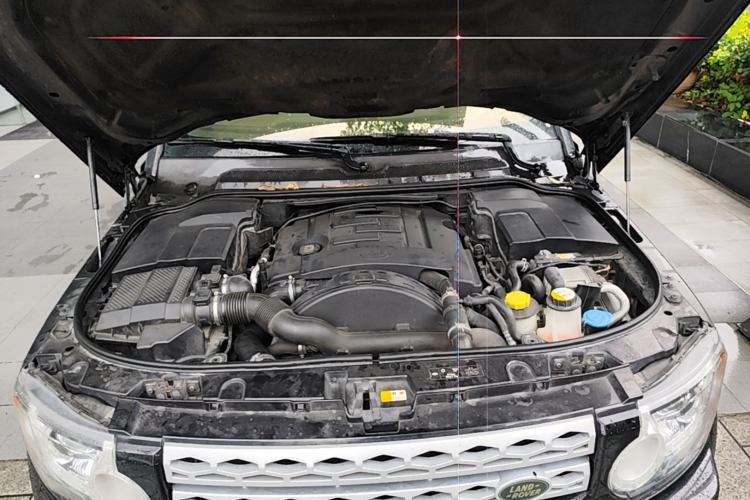 Used Land Rover Discovery 2012 3.0 SDV6 HSE Diesel Version Engine Bay
