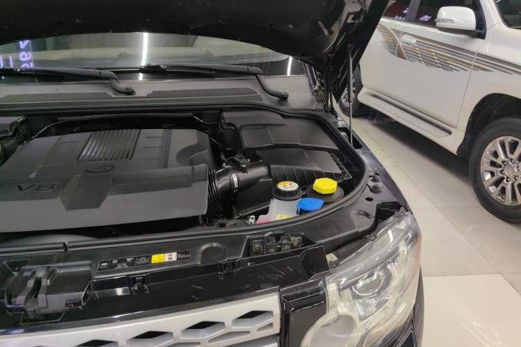 Used Land Rover Discovery  Engine Bay Left