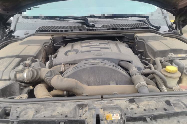 Used Land Rover Discovery 2012 3.0 SDV6 HSE Diesel Version Engine Bay