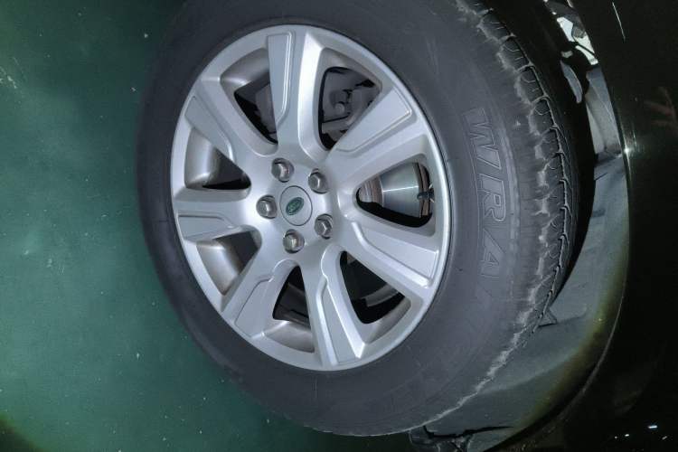 Used Land Rover Discovery 2012 5.0 V8 HSE Exterior 7