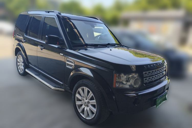 Used Land Rover Discovery 2012 5.0 V8 SE Front Right 45 Deg