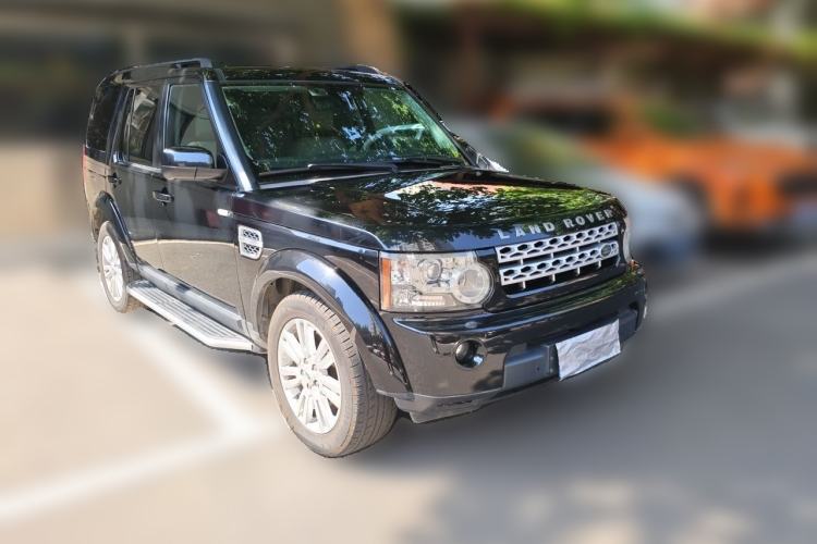 Used Land Rover Discovery 2012 5.0 V8 SE Front Right 45 Deg