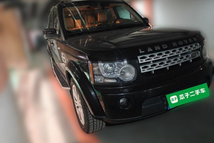 Used Land Rover Discovery 2012 5.0 V8 SE Front Right 45 Deg