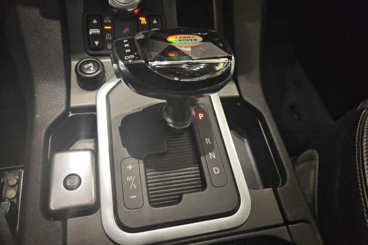 Used Land Rover Discovery 2012 5.0 V8 SE Gear Lever