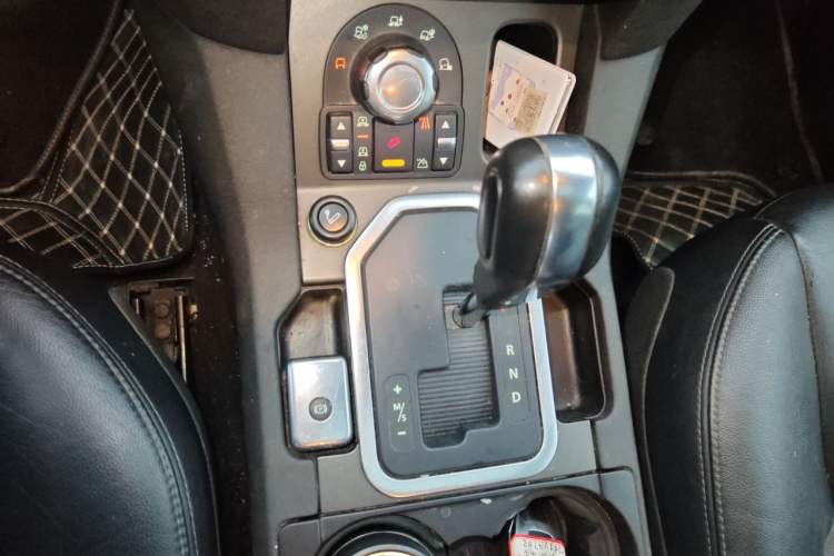 Used Land Rover Discovery 2012 3.0 SDV6 HSE Diesel Version Gear Lever