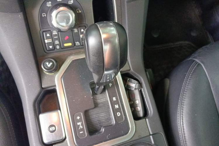 Used Land Rover Discovery 2012 5.0 V8 HSE Gear Lever
