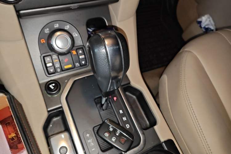Used Land Rover Discovery 2012 5.0 V8 HSE Gear Lever