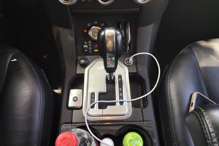 Used Land Rover Discovery 2012 3.0 SDV6 HSE Diesel Version Gear Lever