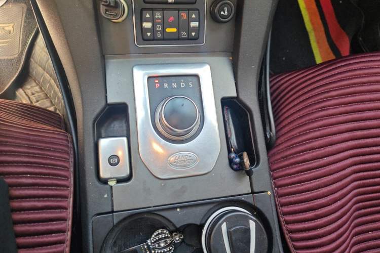 Used Land Rover Discovery 2012 3.0 SDV6 HSE Diesel Version Gear Lever